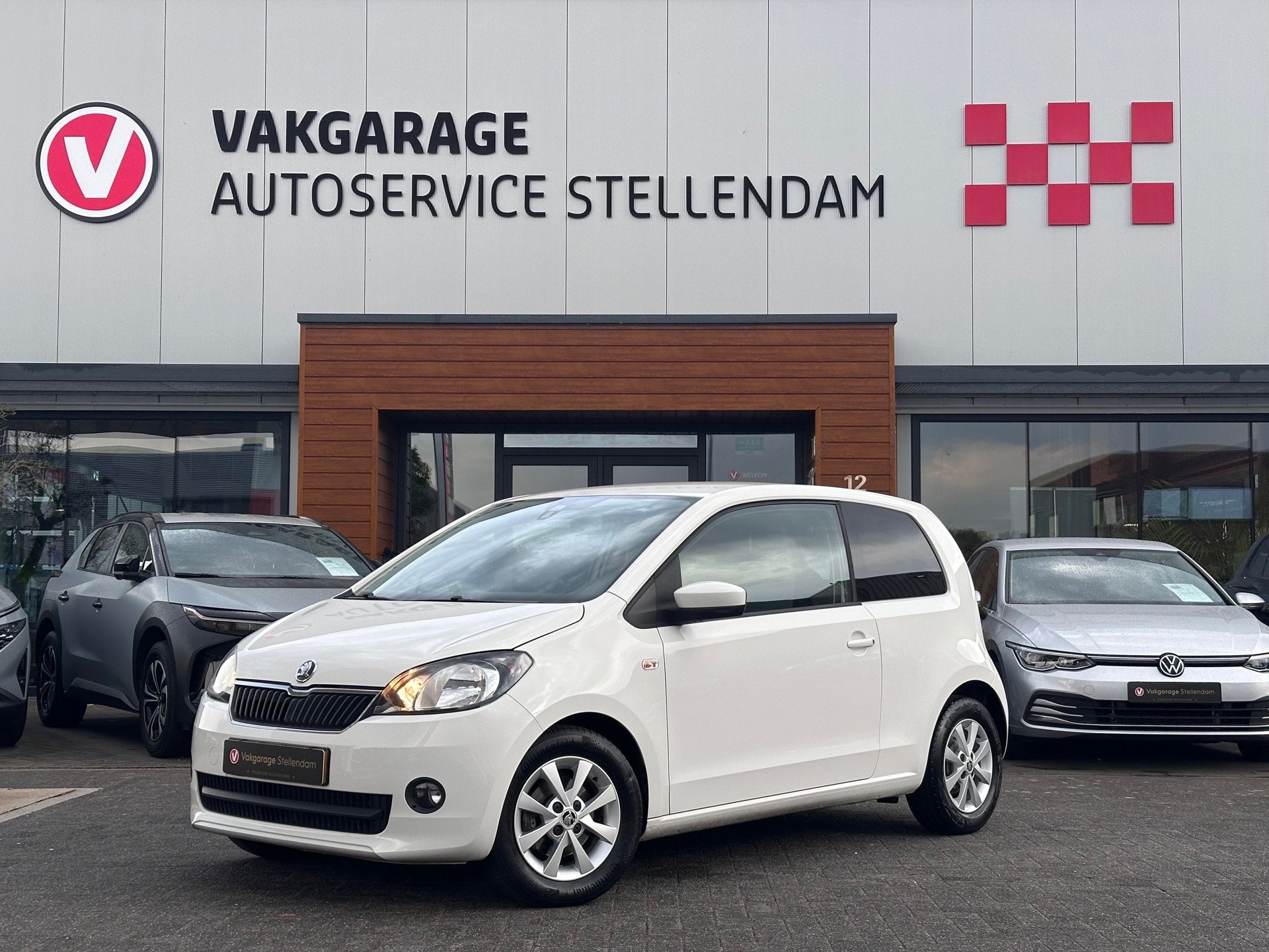 Skoda Citigo 1.0 Greentech Tour|Getint Glas|LM Velgen|Cruise, Auto's, Voorwielaandrijving, Euro 5, Stof, Zwart