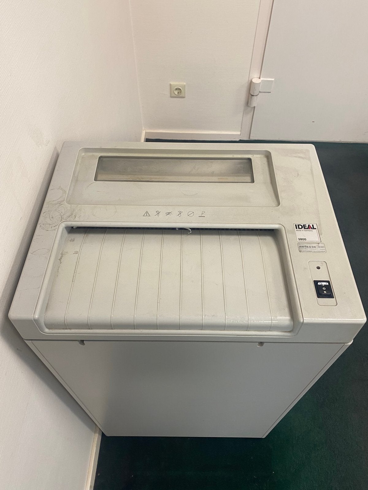 Professionele IDEAL 3800 Papiervernietiger, Ophalen