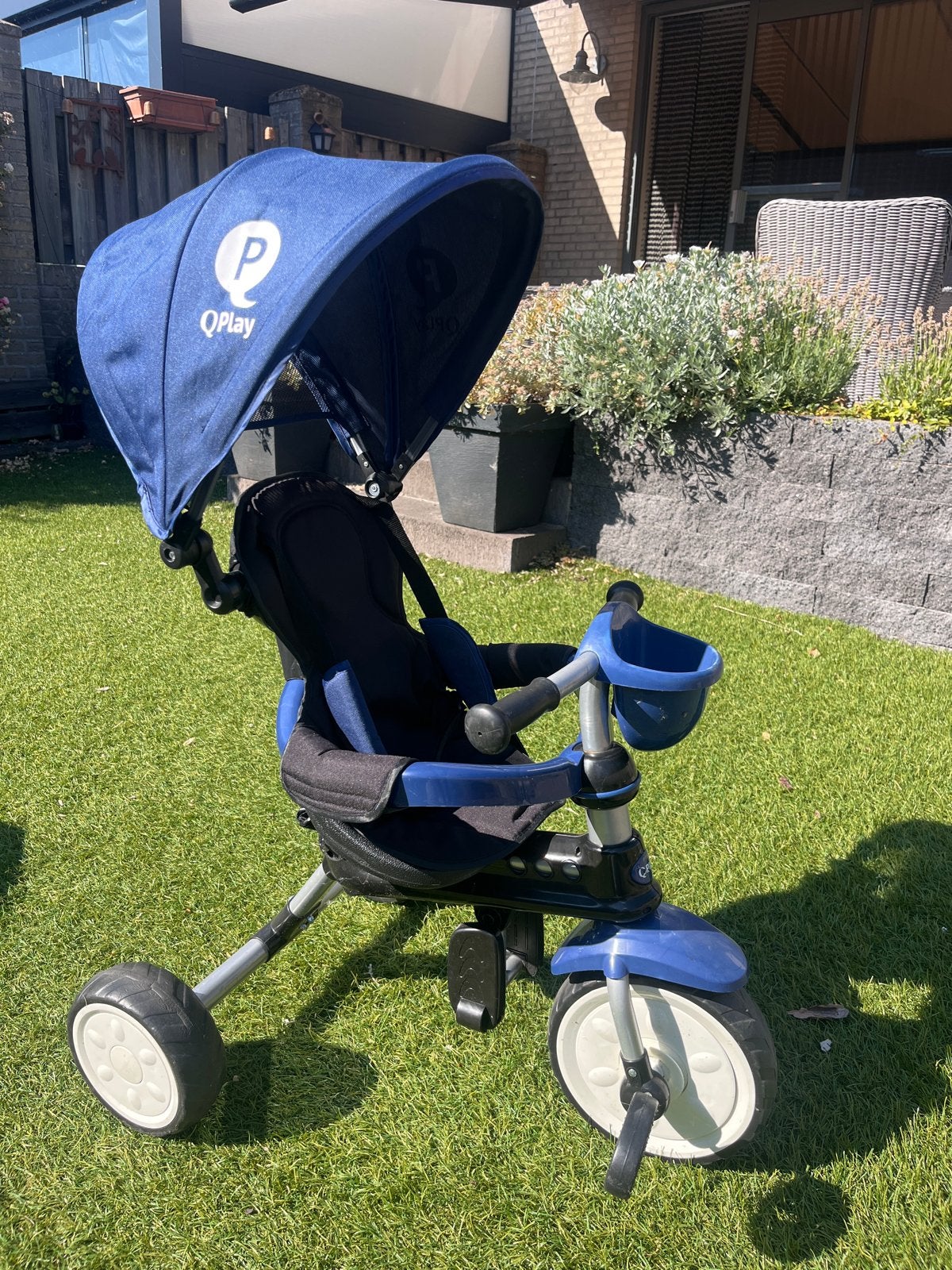 QPlay driewieler met duwstang en zonnekap, Ophalen, Gebruikt, Minder dan 16 inch