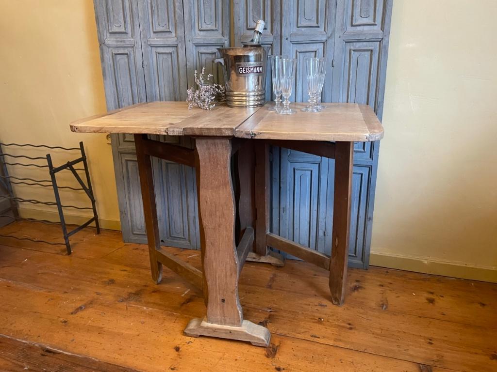 Mooie Wijnproeftafel Klaptafeltje Bijzettafel Sidetable Fr, Antiek en Kunst, Ophalen of Verzenden