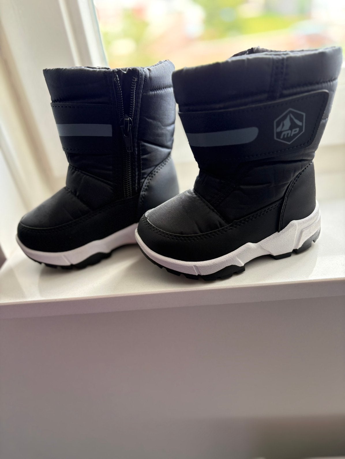 Snowboots, Kinderen en Baby's, Kinderkleding | Schoenen en Sokken, Ophalen of Verzenden, Zo goed als nieuw, Jongen of Meisje, Laarzen
