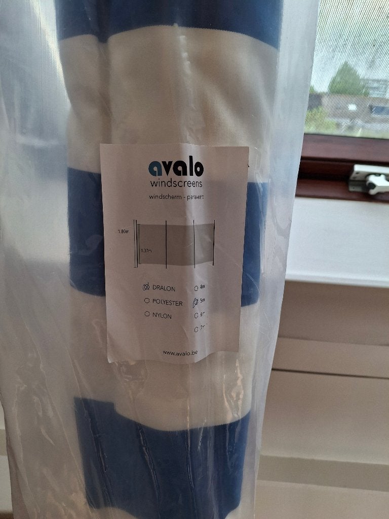 wit en blouw, Ophalen, Zo goed als nieuw