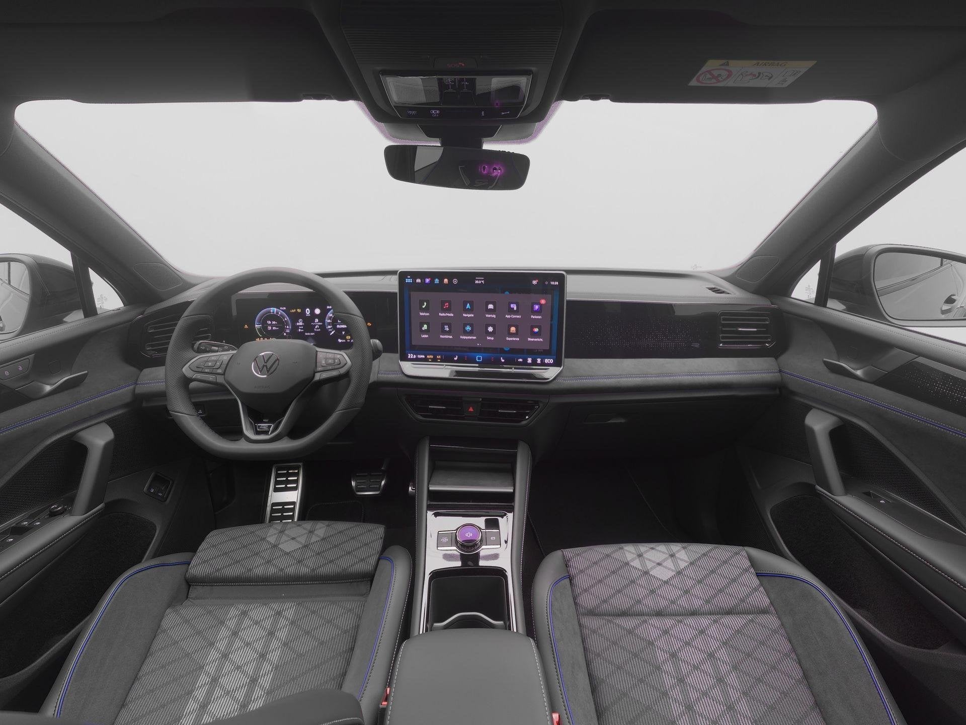 Volkswagen Tiguan R-Line Edition 1.5 eHybrid 272 PK | Trekha, Auto's, Volkswagen, Stof, 1498 cc, 4 cilinders, 2000 kg