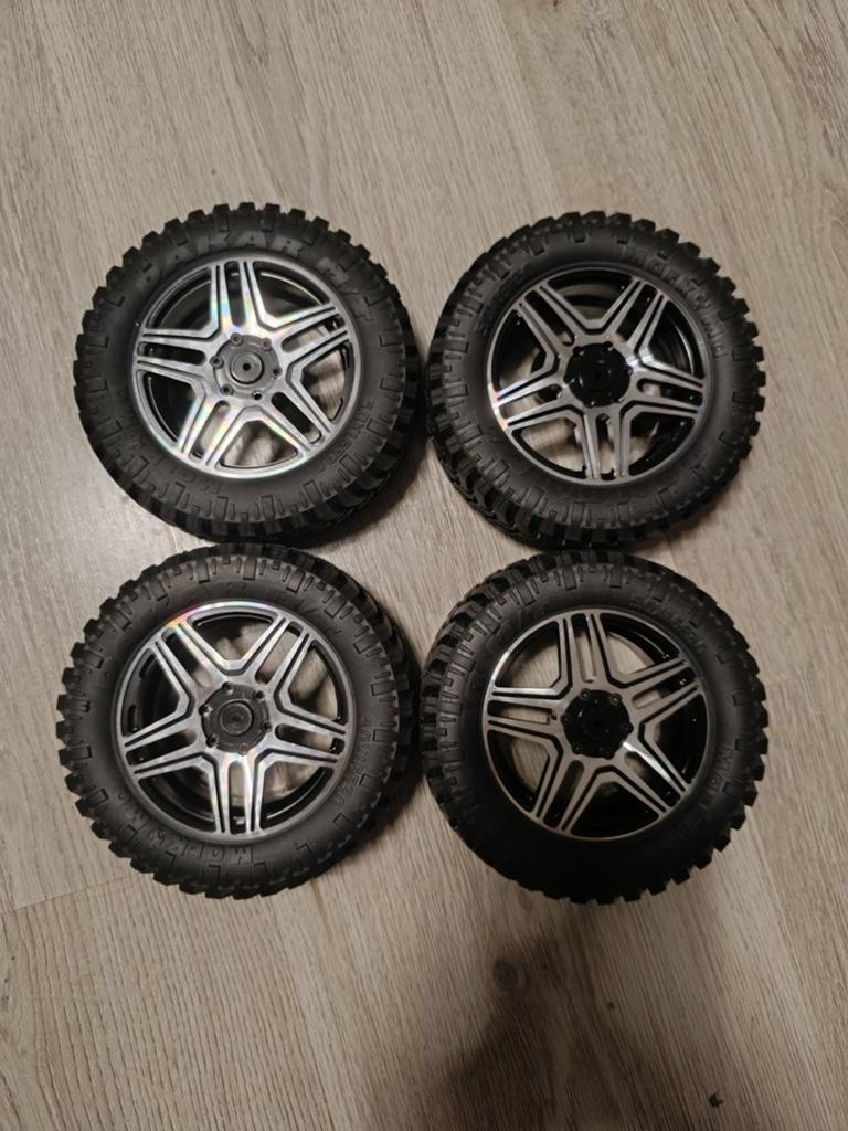 Markma Dakar 2.6 banden en velgen, Ophalen of Verzenden, Nieuw, Overige schalen, Auto offroad