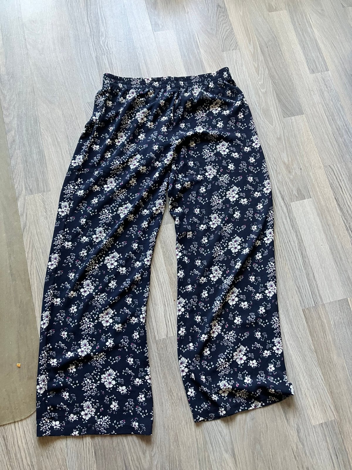Mooie soepel vallende broek Jacqueline de yong maat M koopje, Kleding | Dames, Ophalen of Verzenden, Zo goed als nieuw, Maat 38/40 (M)