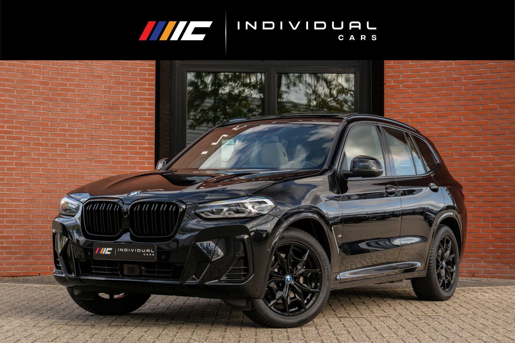 BMW X3 xDrive30e M-Sport ACC Panorama HuD Trekhaak Leder, Auto's, Gebruikt, 4 cilinders, Zwart, Vierwielaandrijving