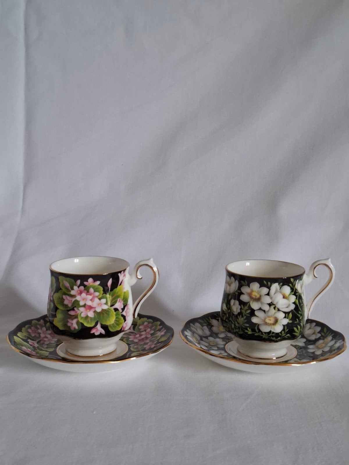 Royal Albert Bone China - Provincial Flowers - Engeland, Antiek en Kunst, Ophalen of Verzenden