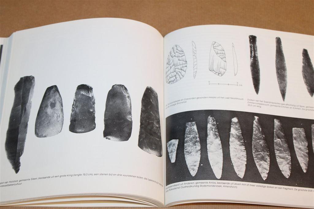 Vakmanschap in vuursteen — Prehistorische werktuigen, Ophalen of Verzenden, Gelezen