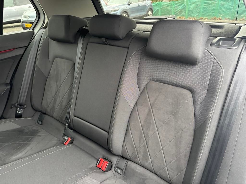 Volkswagen Golf 1.4 eHybrid Style | Cruise | Climate | Stoel, Gebruikt, Euro 6, 4 cilinders, Adaptive Cruise Control