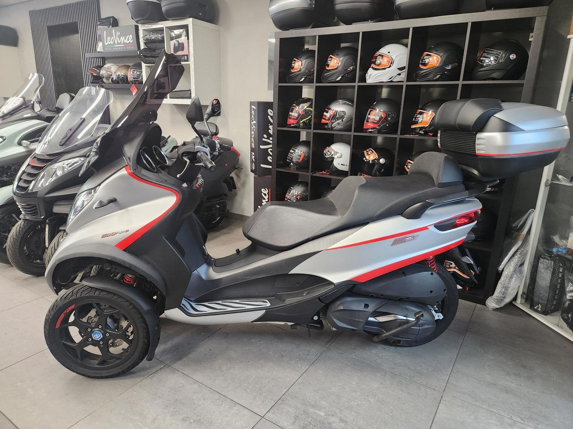 Piaggio MP3 500 HPE SPORT ADVANCED 2022 AKRAPOVIC RIJKLAAR, Bedrijf, Overig, Mauritslaan, 110
6161HZ  GELEEN, NL, Info@motorstorelimburg.nl