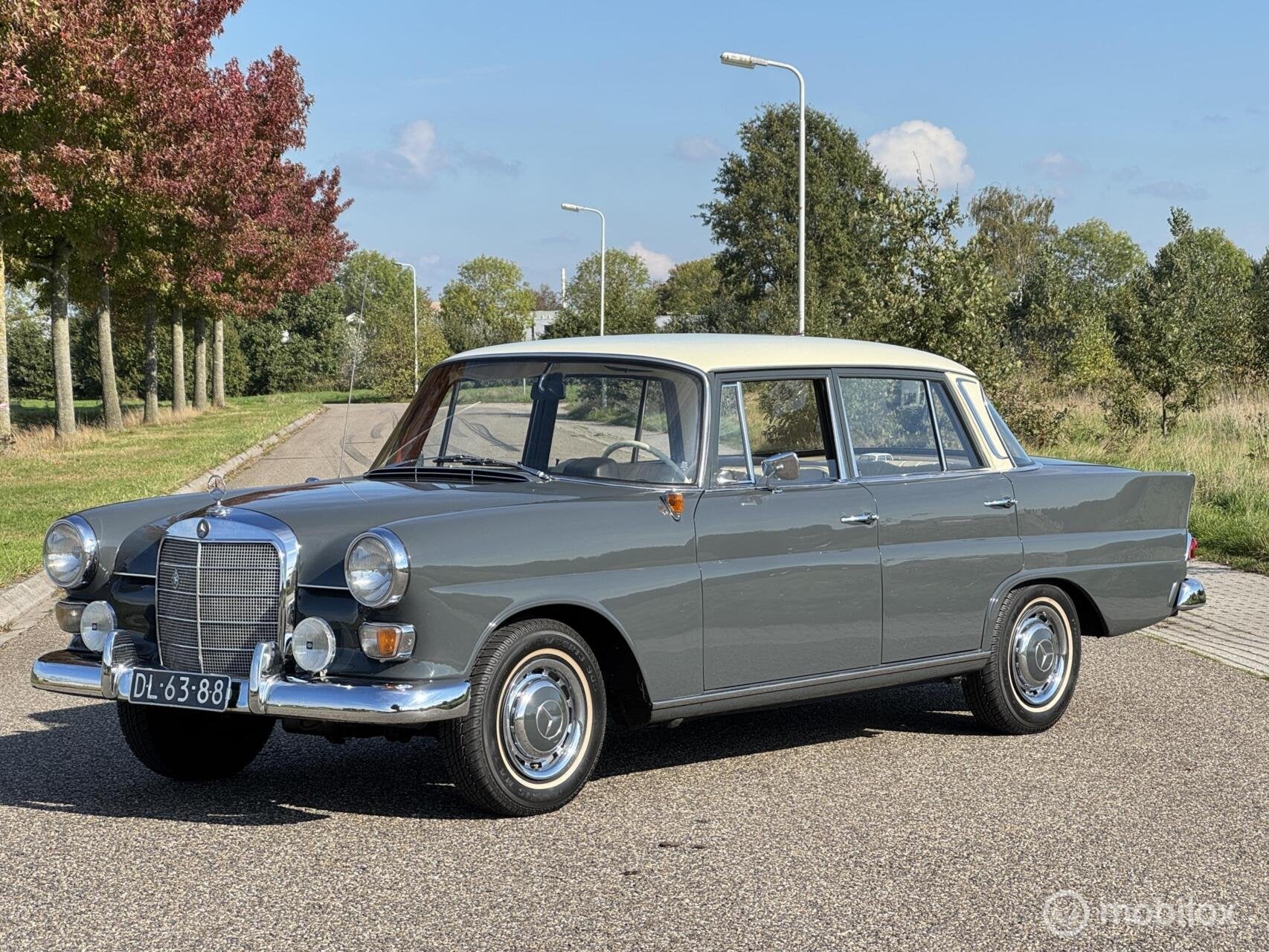 Mercedes-Benz W110 200D Heckflosse 1965, Auto's, Overige carrosserieën, Mercedes-Benz, Bedrijf, Diesel