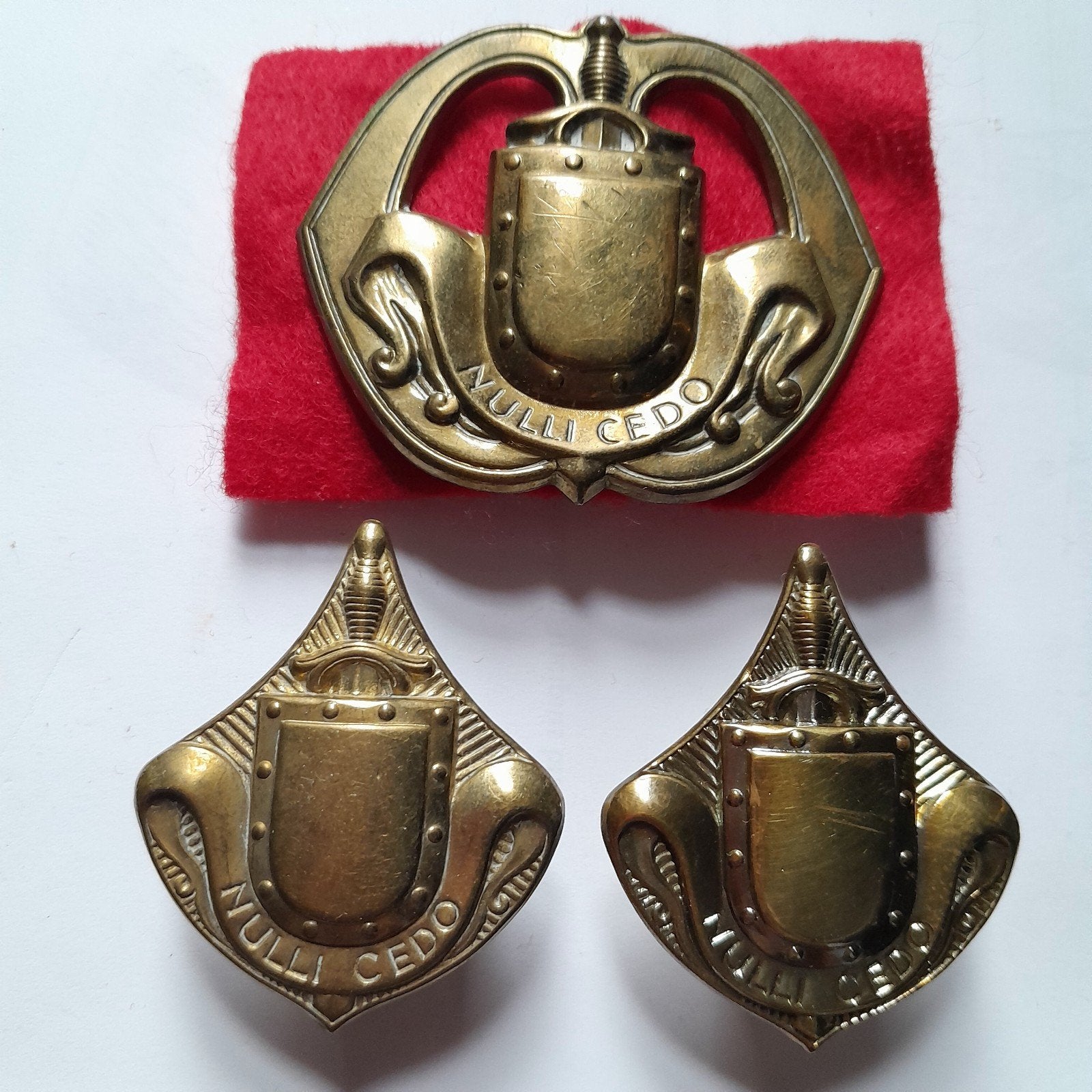 1e model Baretembleem Regiment Infanterie  , variant, Ophalen of Verzenden, Landmacht, Nederland, Embleem of Badge