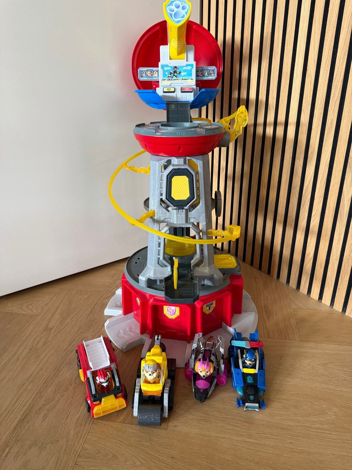 Paw Patrol Mighty Lookout Tower met 4 voertuigen, Kinderen en Baby's, Speelgoed | Actiefiguren, Ophalen, Zo goed als nieuw