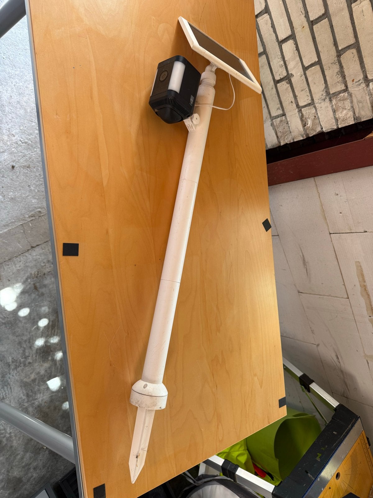 Ring Spotlight Cam met staak en zonnepaneel, Ophalen, Gebruikt, Buitencamera
