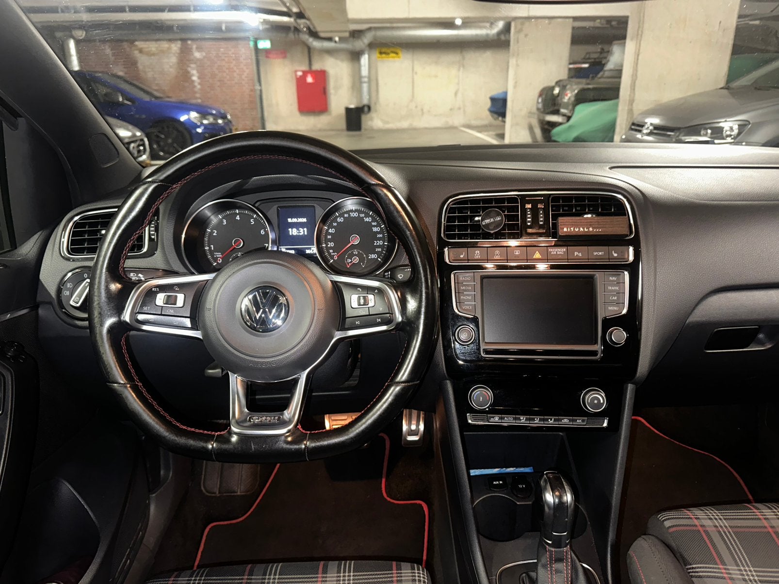 Foto 10 van Volkswagen Polo GTI 2015