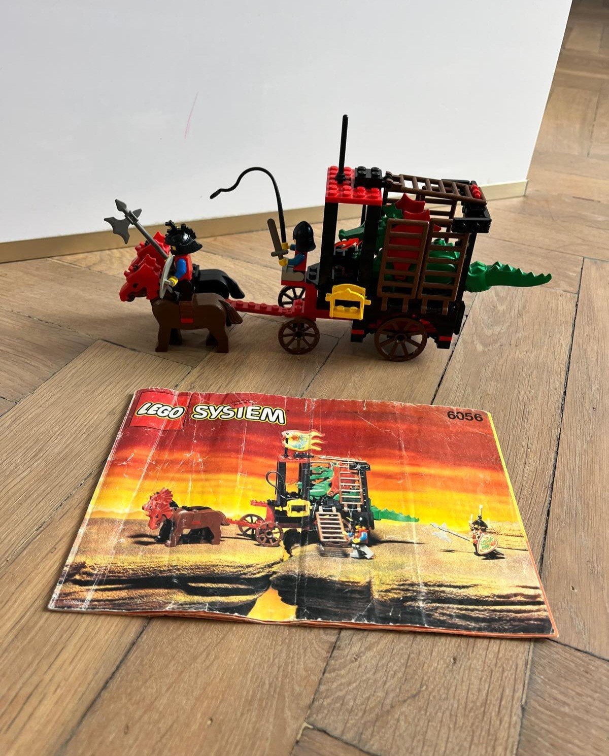 Lego system 6056 dragon wagon draak wagen vintage ridders, Lego, Ophalen of Verzenden, Zo goed als nieuw, Castle
