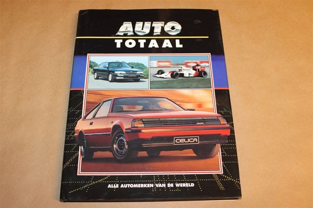 Auto Totaal — Honda Toyota — Automerken Wereld 1988, Boeken, Ophalen of Verzenden, Gelezen, Honda
