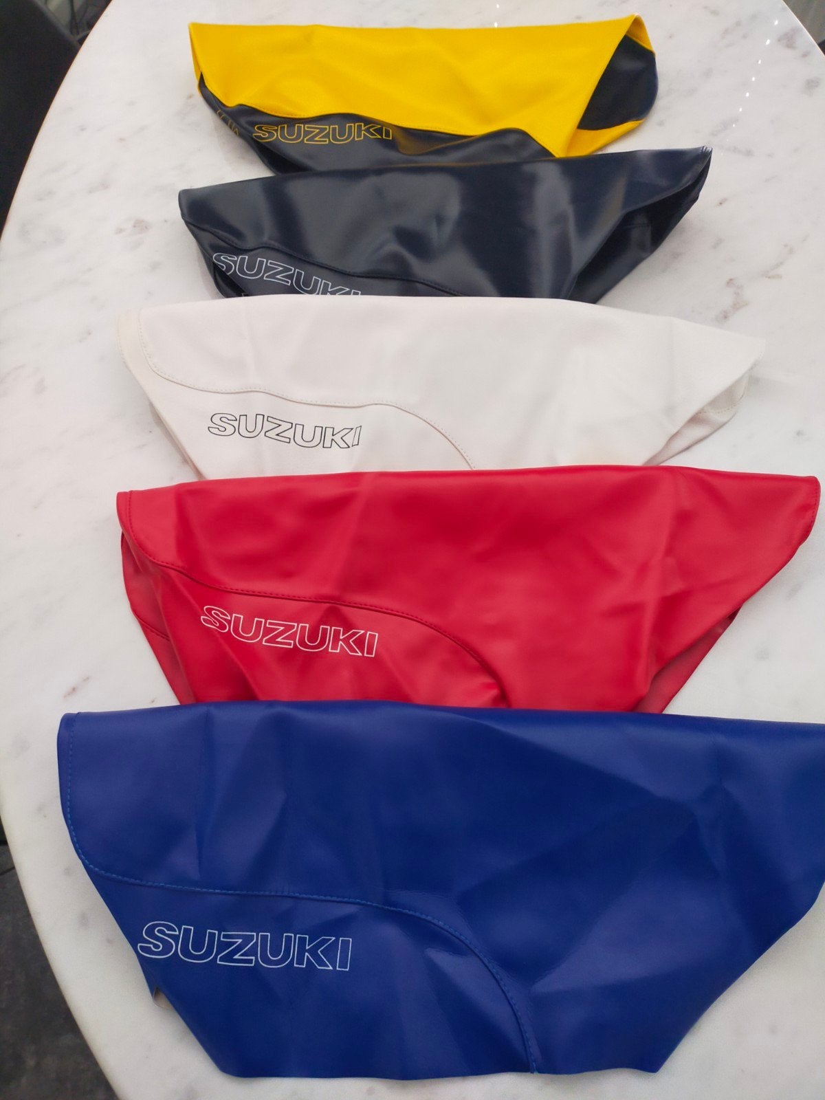 Nieuwe zadel overtrekken hoes buddy 5 stuks, Fietsen en Brommers, Ophalen of Verzenden, Nieuw