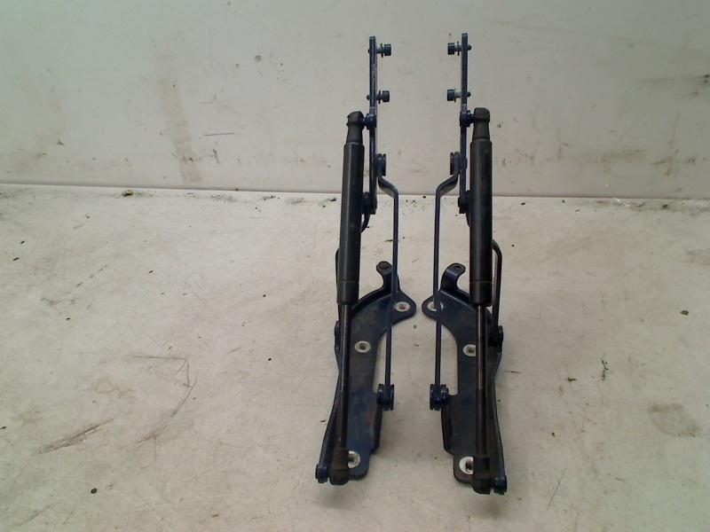 Achterklepscharnier set Abarth 500C/595C/695C 2018 51859965, Stellantis N.V., Gebruikt, Webaccessibility@stellantis.com, Taurusavenue 1, Hoofddorp 2132 LS, , Nederland