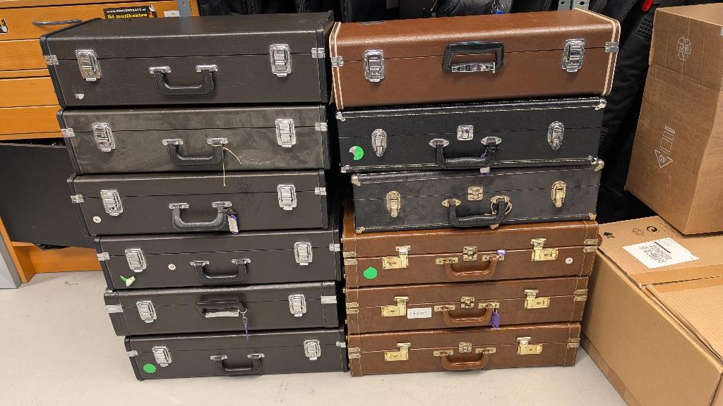 Partij saxofoon koffers (12 stuks), Muziek en Instrumenten, Ophalen, Gebruikt, Saxofoon