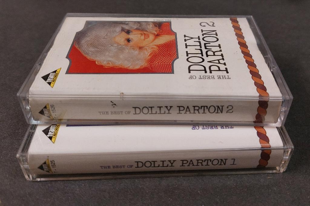 Dolly Parton CASSETTES Set van 2 The Best Of Greatest Hits, Cd's en Dvd's, Cassettebandjes, Gebruikt, Voorbespeeld, Country en Western