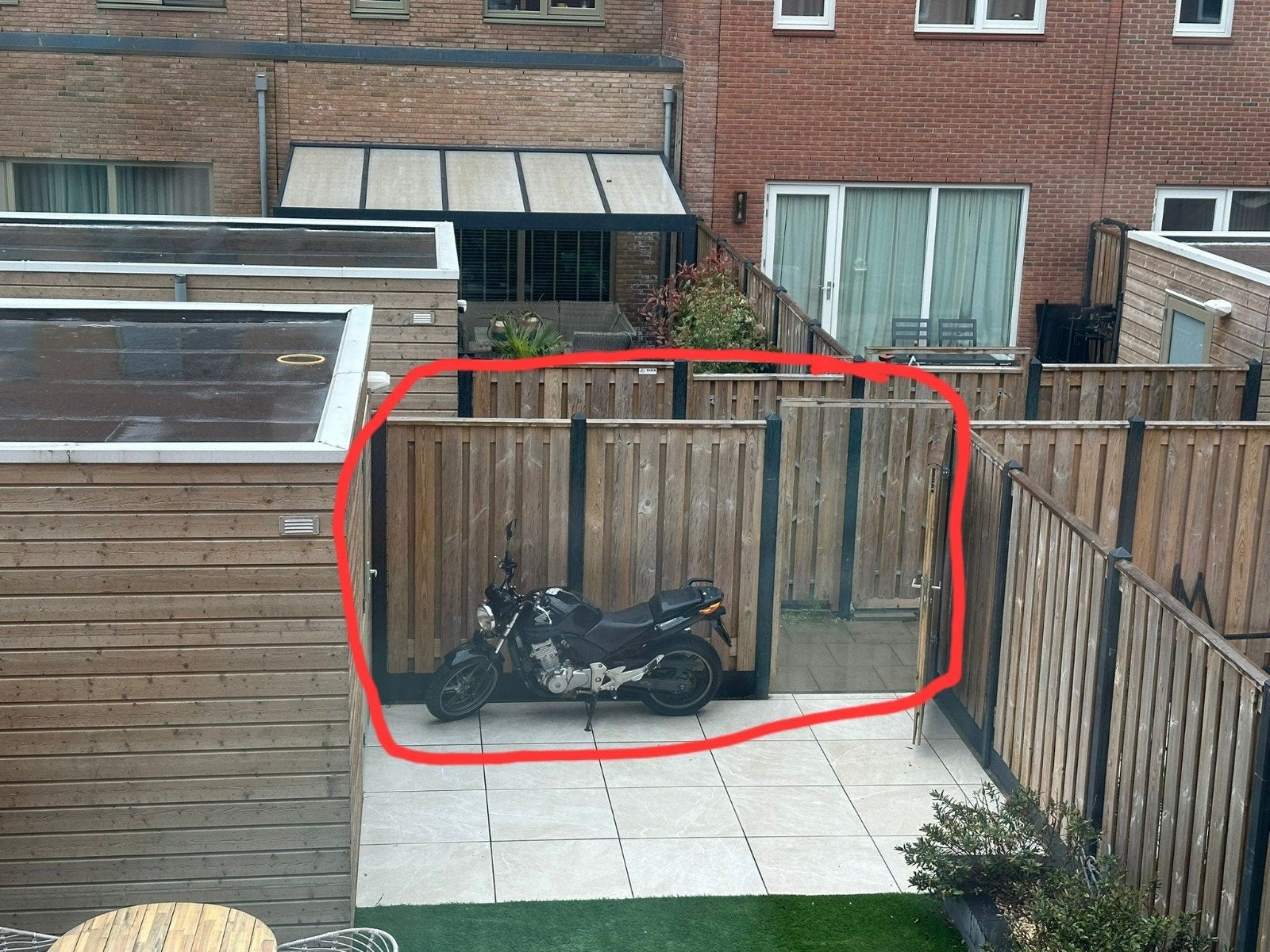 Hout beton schutting  antraciet (4 meter), Ophalen, Zo goed als nieuw, 2 meter of meer, 3 tot 6 meter