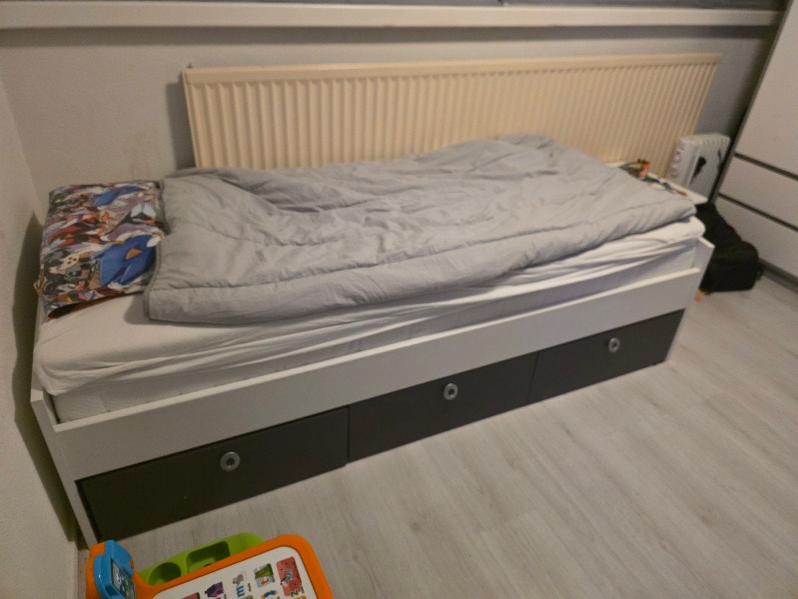 Eenpersoonsbed 90x200 met handige opberglades, Gebruikt, 90 cm, Eenpersoons, Wit