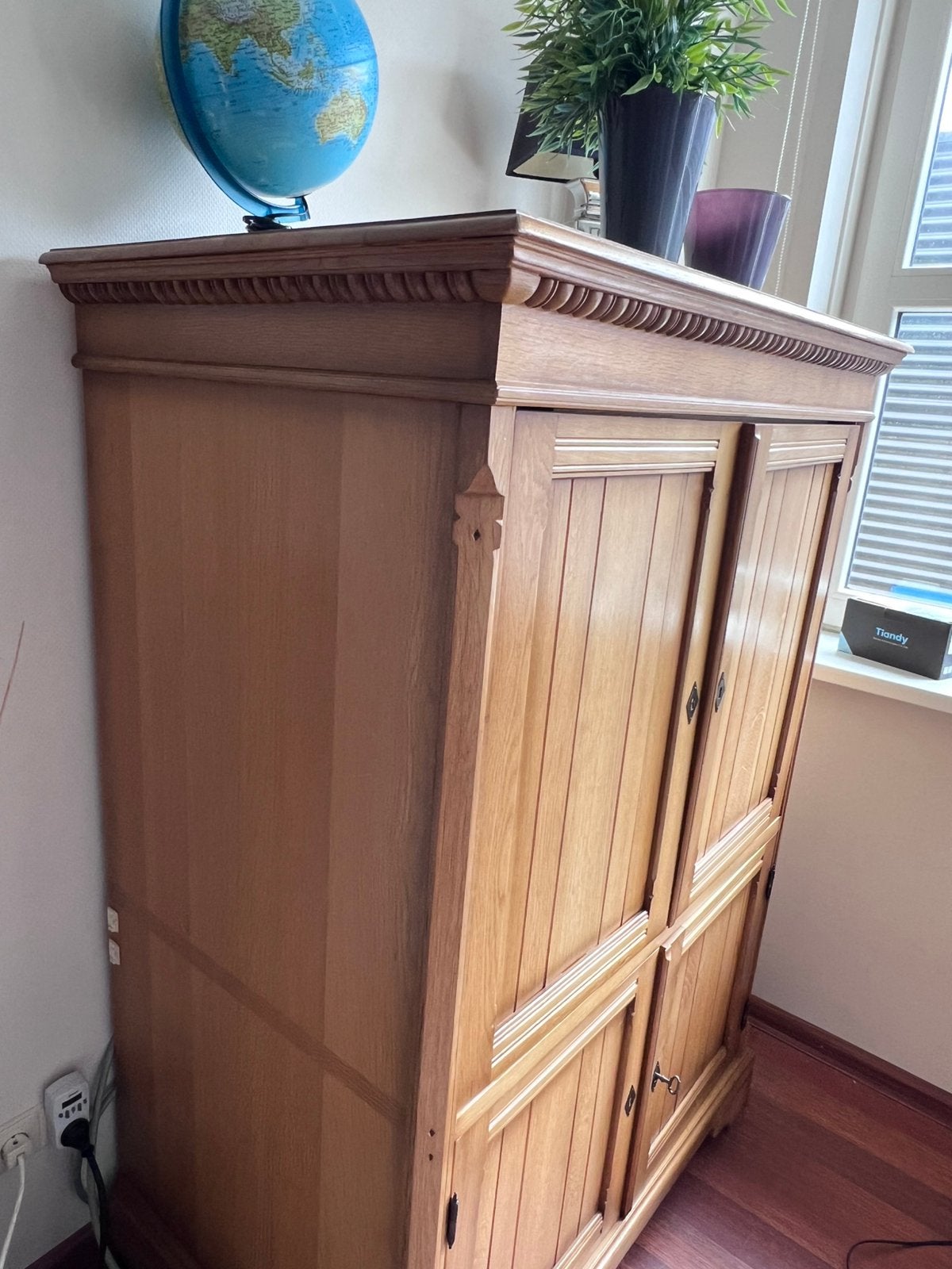 Gratis af te halen computer/tv kast, Huis en Inrichting, Kasten | Computermeubels, Ophalen, Zo goed als nieuw, 120 tot 170 cm