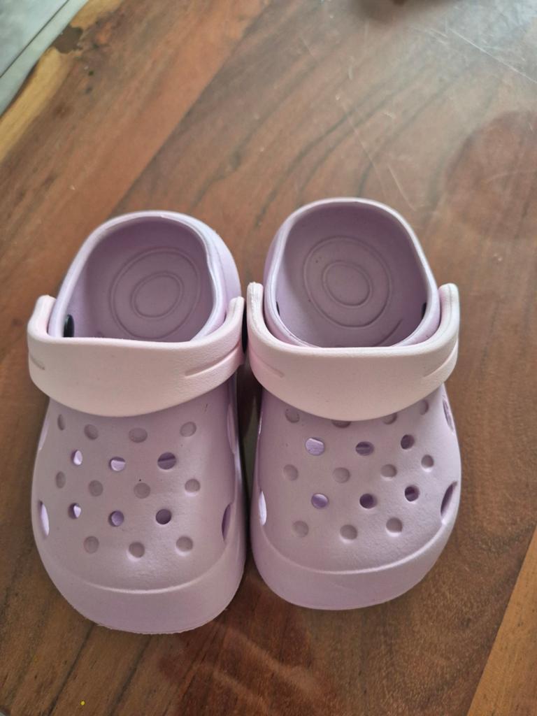 Nieuwe paarse kinderschoenen maat 21/22, Kinderen en Baby's, Kinderkleding | Schoenen en Sokken, Ophalen of Verzenden, Nieuw, Jongen of Meisje