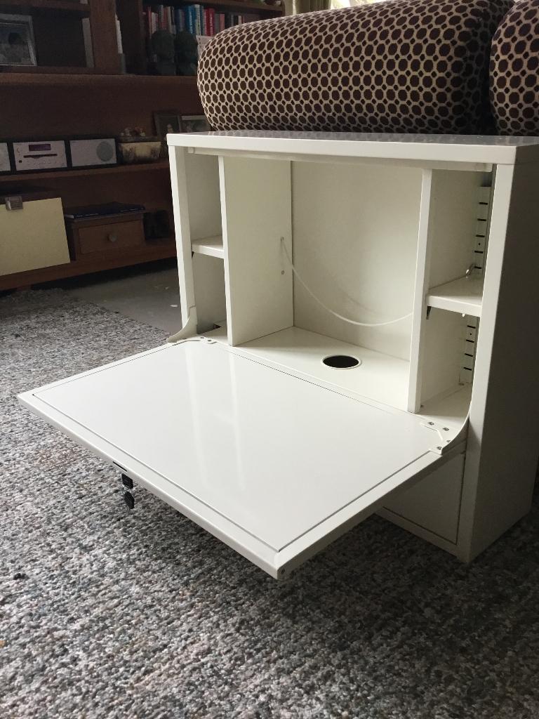 Ikea metalen bureau, Ophalen, Overige typen, Zo goed als nieuw, IKEA