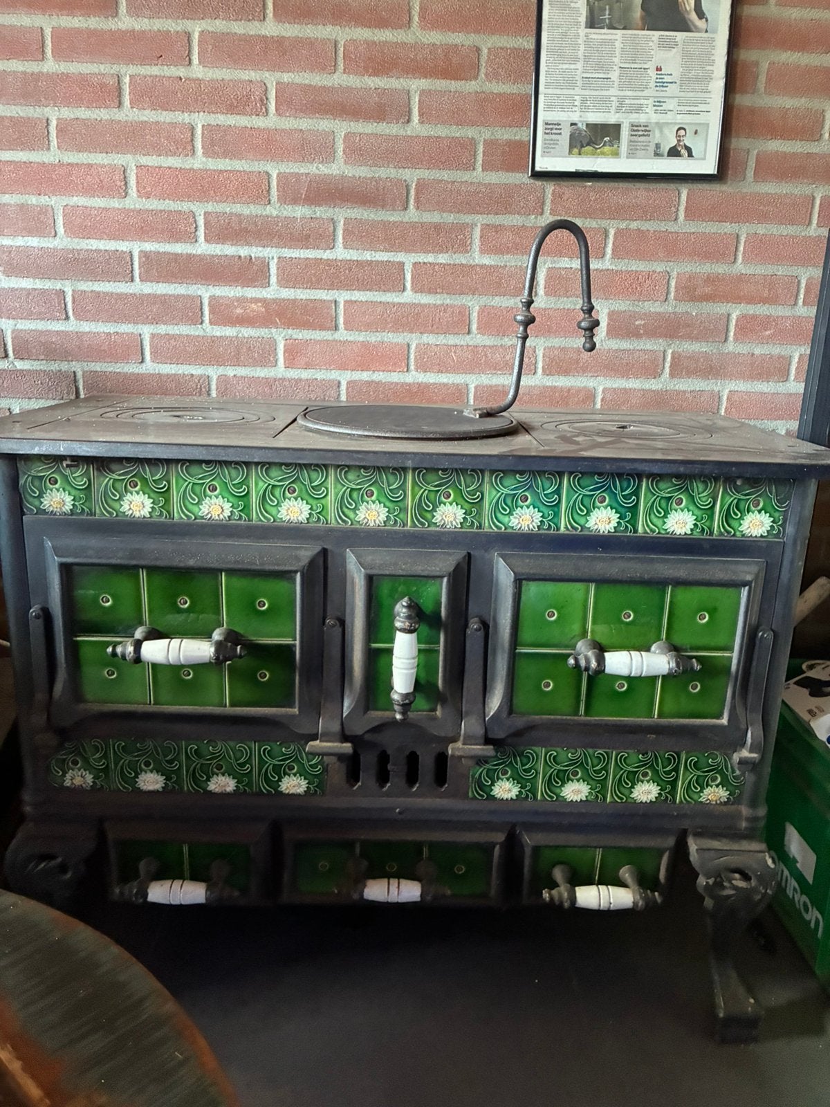 Antieke Houtkachel met Groene Tegels en Bloemmotieven, Antiek en Kunst, Ophalen