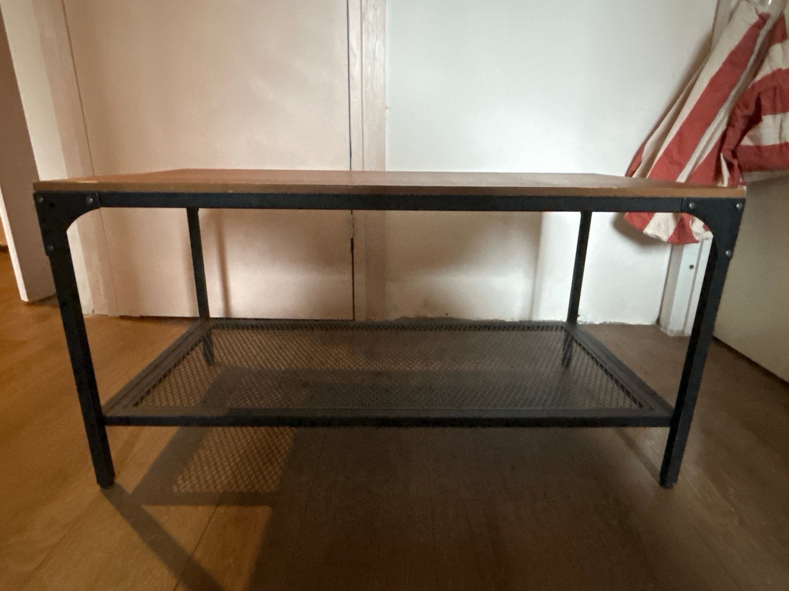 Gratis koffietafel met industriële look, Ophalen, Gebruikt, 50 tot 100 cm, Rechthoekig