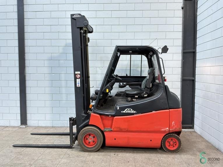 Heftrucks Elektrisch Linde E30 2002 Triplex, Zakelijke goederen, Machines en Bouw | Heftrucks en Intern transport, 3000 tot 4000 kg
