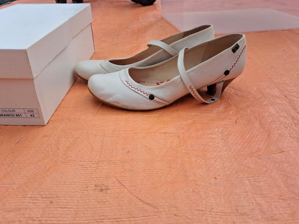 Van Iersel witte pump maat 43, Kleding | Dames, Schoenen, Ophalen of Verzenden, Zo goed als nieuw, Wit