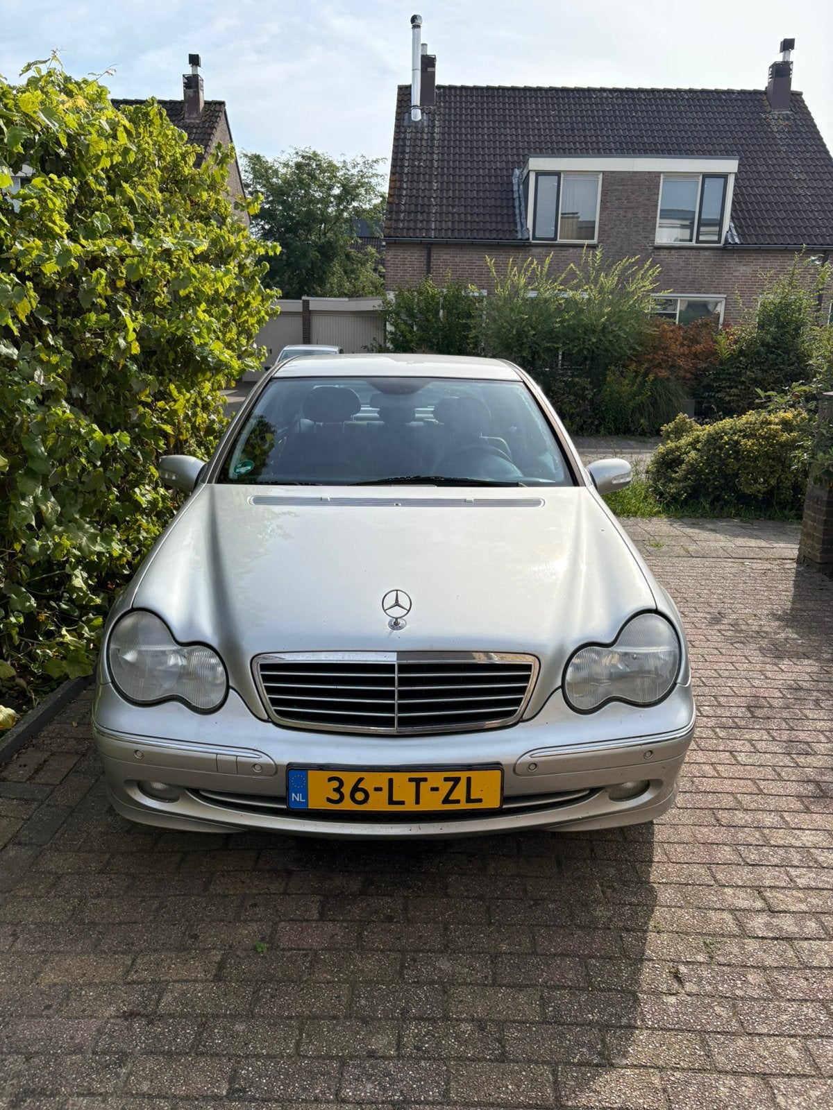 Mercedes-Benz C-Klasse 2.6 C240 Sedan AUT 2003 Grijs, Auto's, Mercedes-Benz, Zwart, 2597 cc, 1465 kg, Particulier