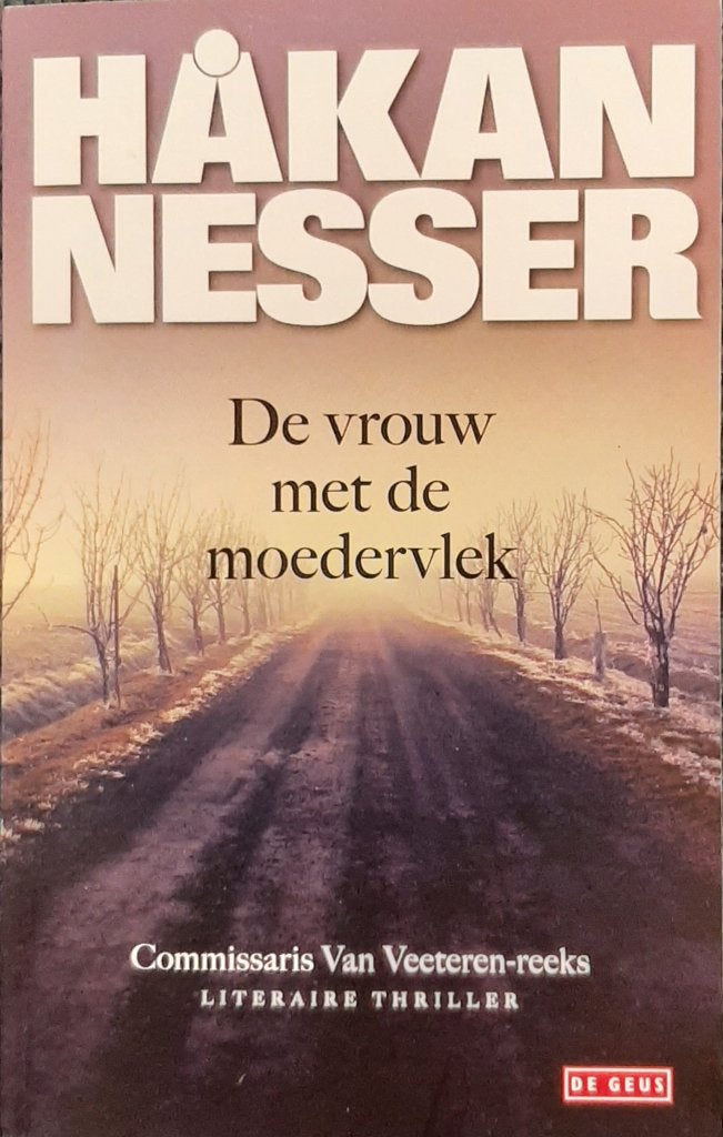 Hakan Nesser – De vrouw met de moedervlek, Boeken, Ophalen of Verzenden, Zo goed als nieuw