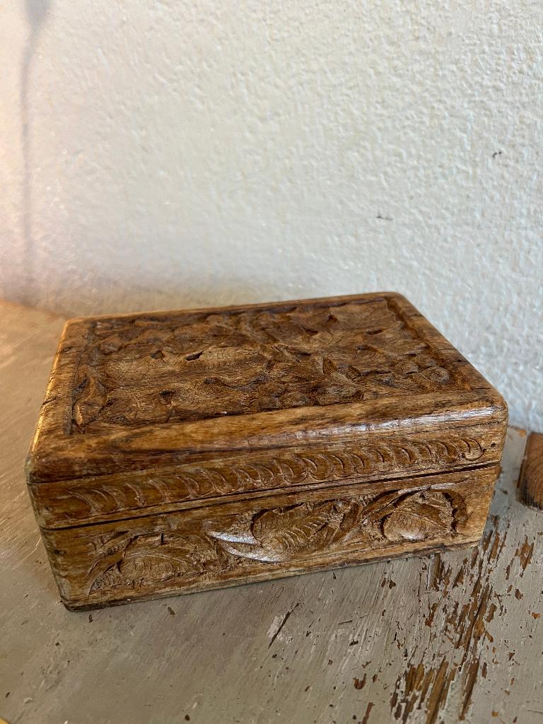 Vintage houten bewerkt kistje sieradendoosje doosje india, Ophalen of Verzenden