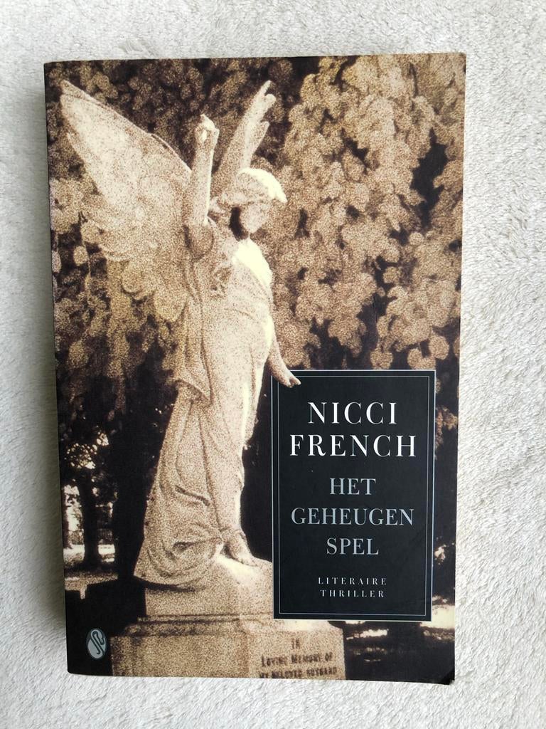 Het Geheugen Spel - Nicci French (Literaire Thriller), Ophalen of Verzenden, Gelezen, Europa overig