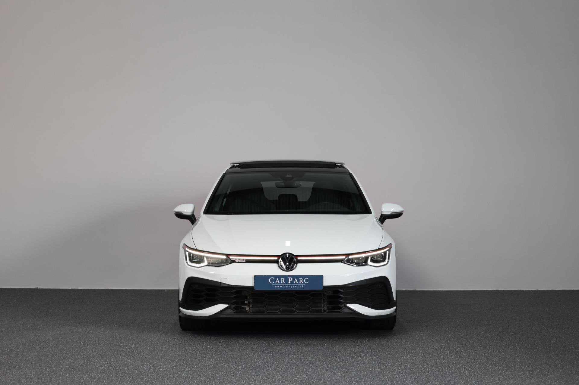 Volkswagen Golf 2.0 TSI GTI Clubsport 301+PK LED+IQ/PANO/HAL, Auto's, Dealer onderhouden, Gebruikt, 4 cilinders, 1984 cc