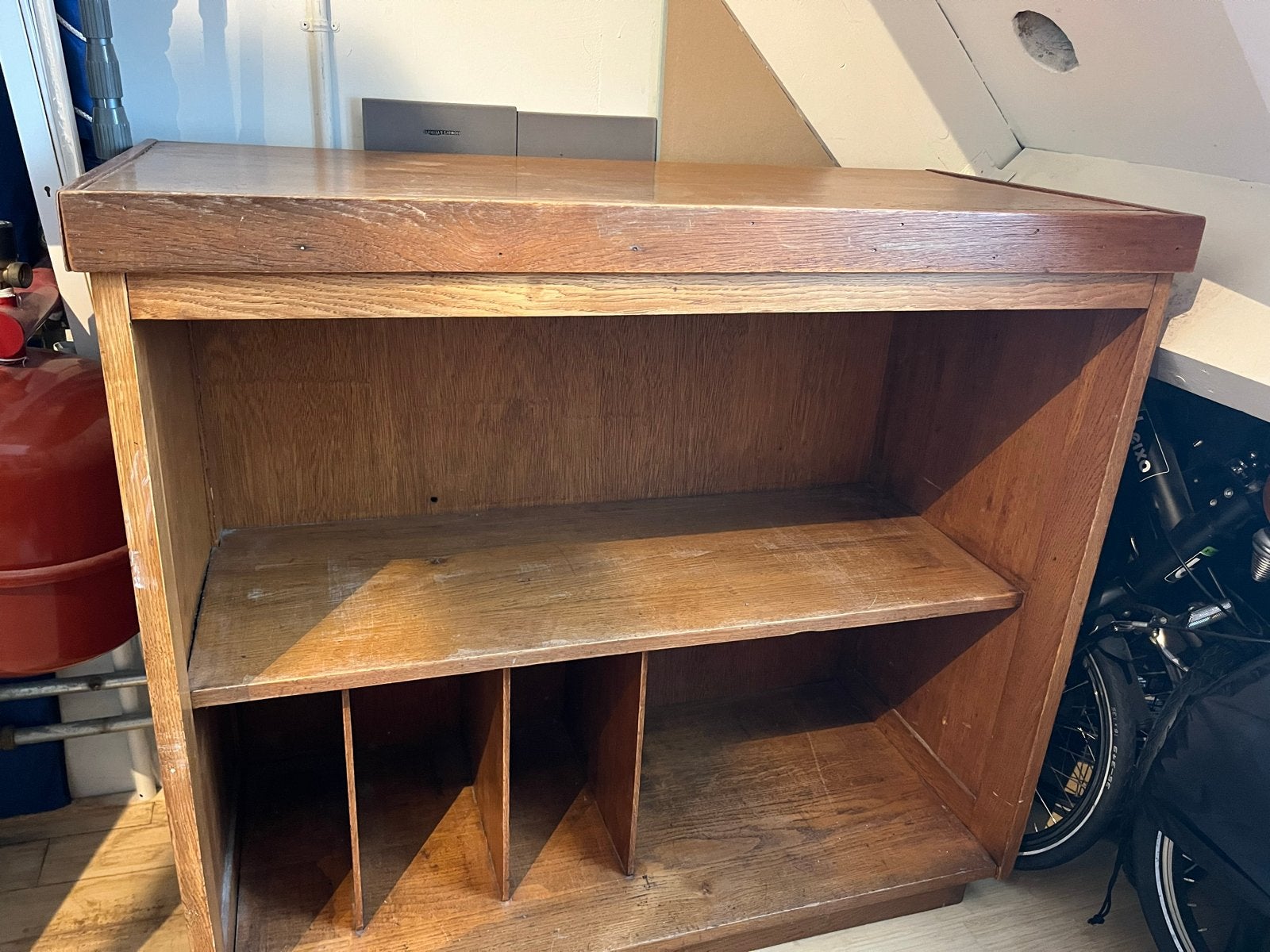Houten kast met planken en vakken, Ophalen, Met plank(en), Gebruikt, 100 tot 150 cm