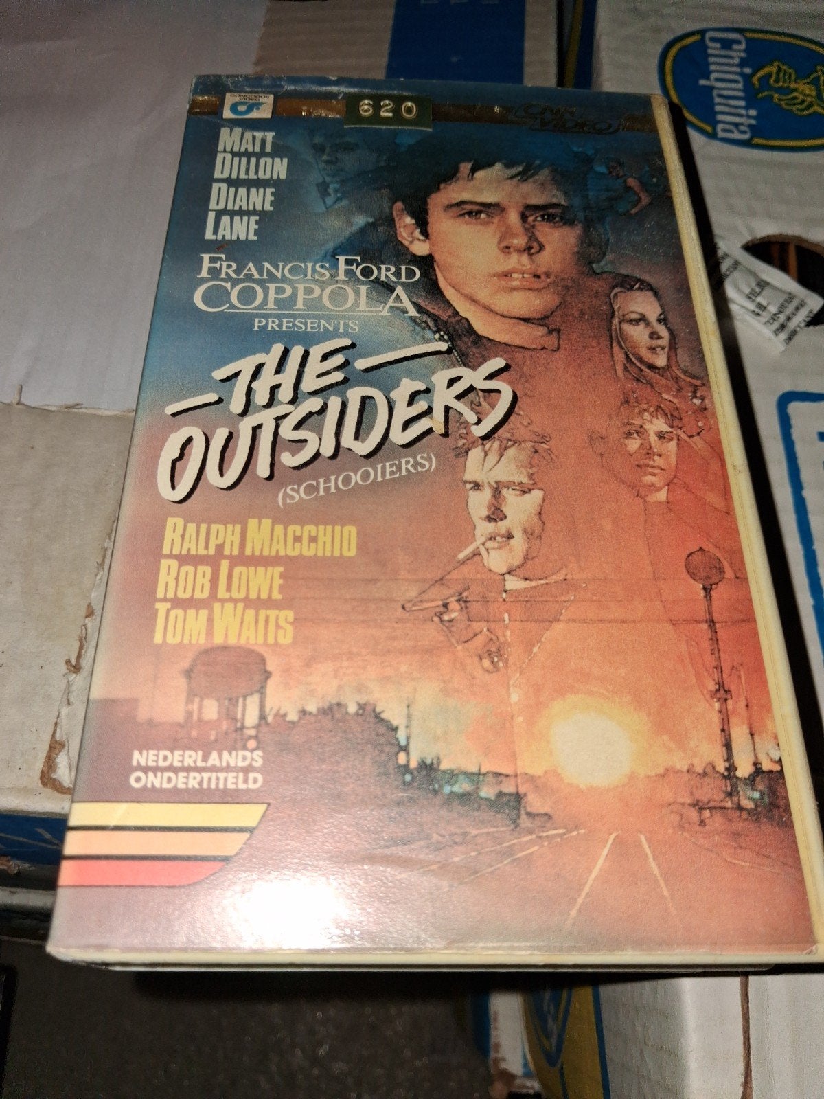 Vhs ex-rental  - The Outsiders, Vanaf 16 jaar, Ophalen of Verzenden, Gebruikt, Horror