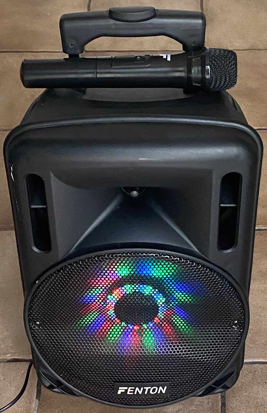 Aan geboden karaoke speaker, Ophalen of Verzenden, Zo goed als nieuw, Complete set