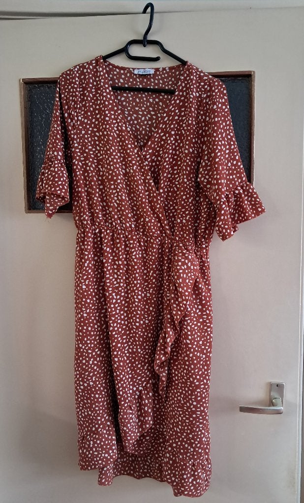 Zomerse jurk polkadot maat 38, Maat 38/40 (M), Bruin, Ophalen of Verzenden, Knielengte
