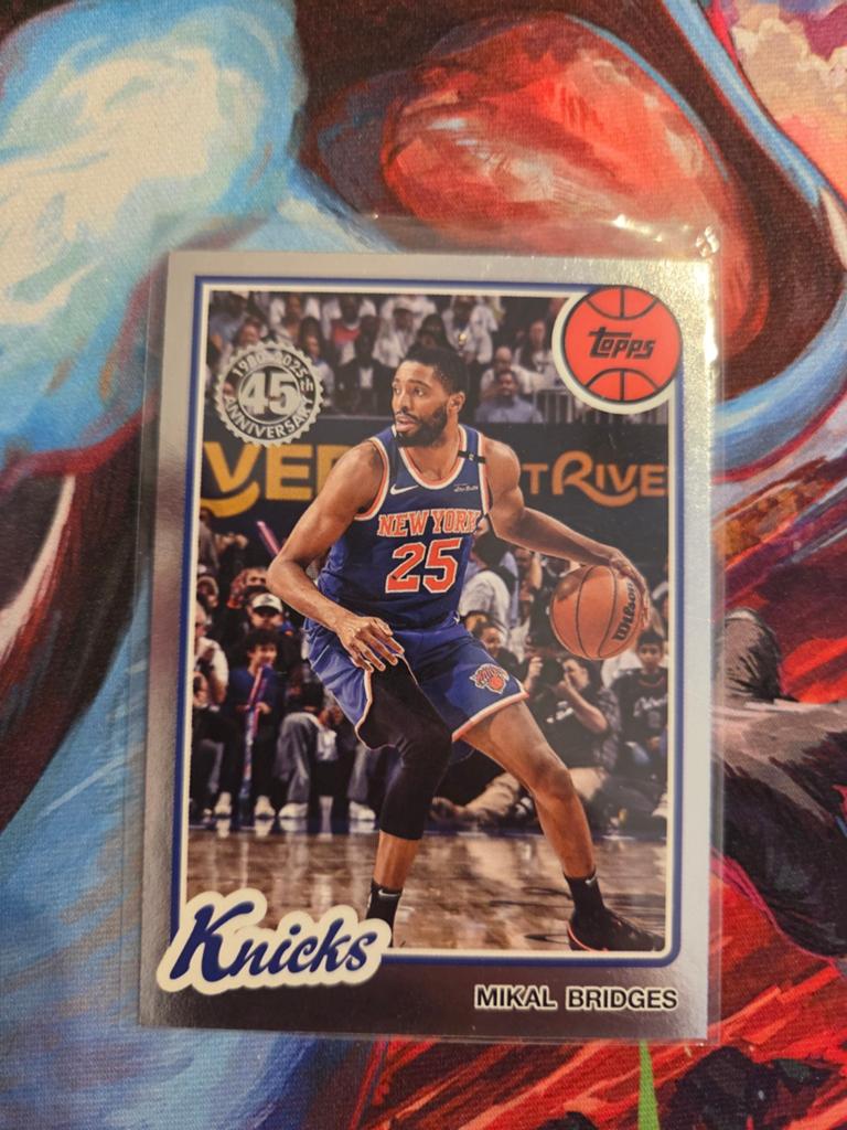 Topps Mikal Bridges Spelerskaart - New York Knicks, Ophalen of Verzenden, Zo goed als nieuw, Overige sporten, Spelerskaart
