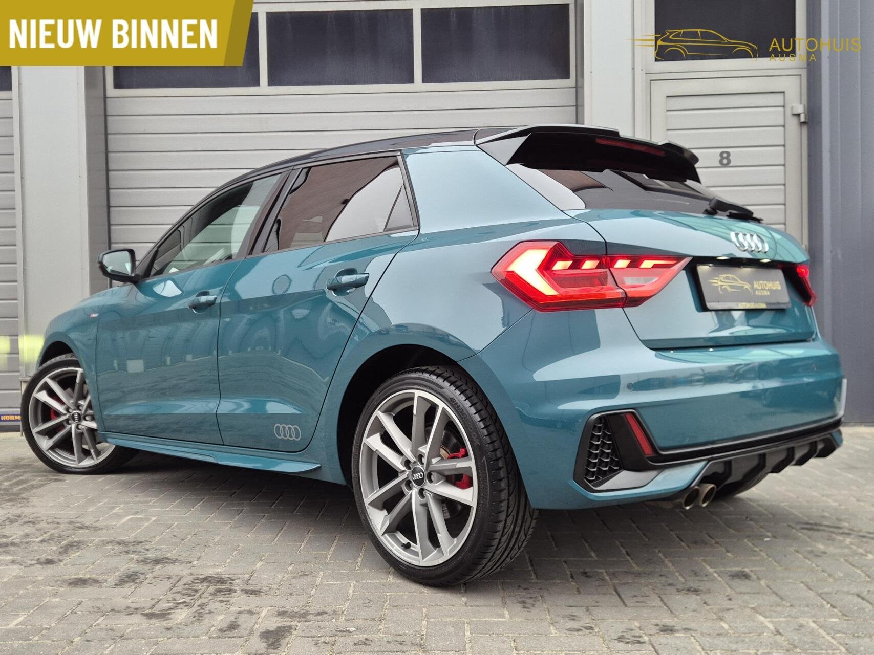 Audi A1 Sportback 40 TFSI 200PK S-Line/ACC/Lane/Matrix/Virtu, Auto's, Zwart, 4 cilinders, Leder, Bedrijf