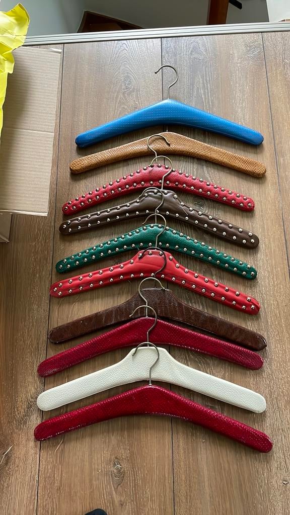 Vintage kledinghangers 10 stuks, Kleding | Dames, Kledinghangers, Ophalen of Verzenden, Zo goed als nieuw, Hout