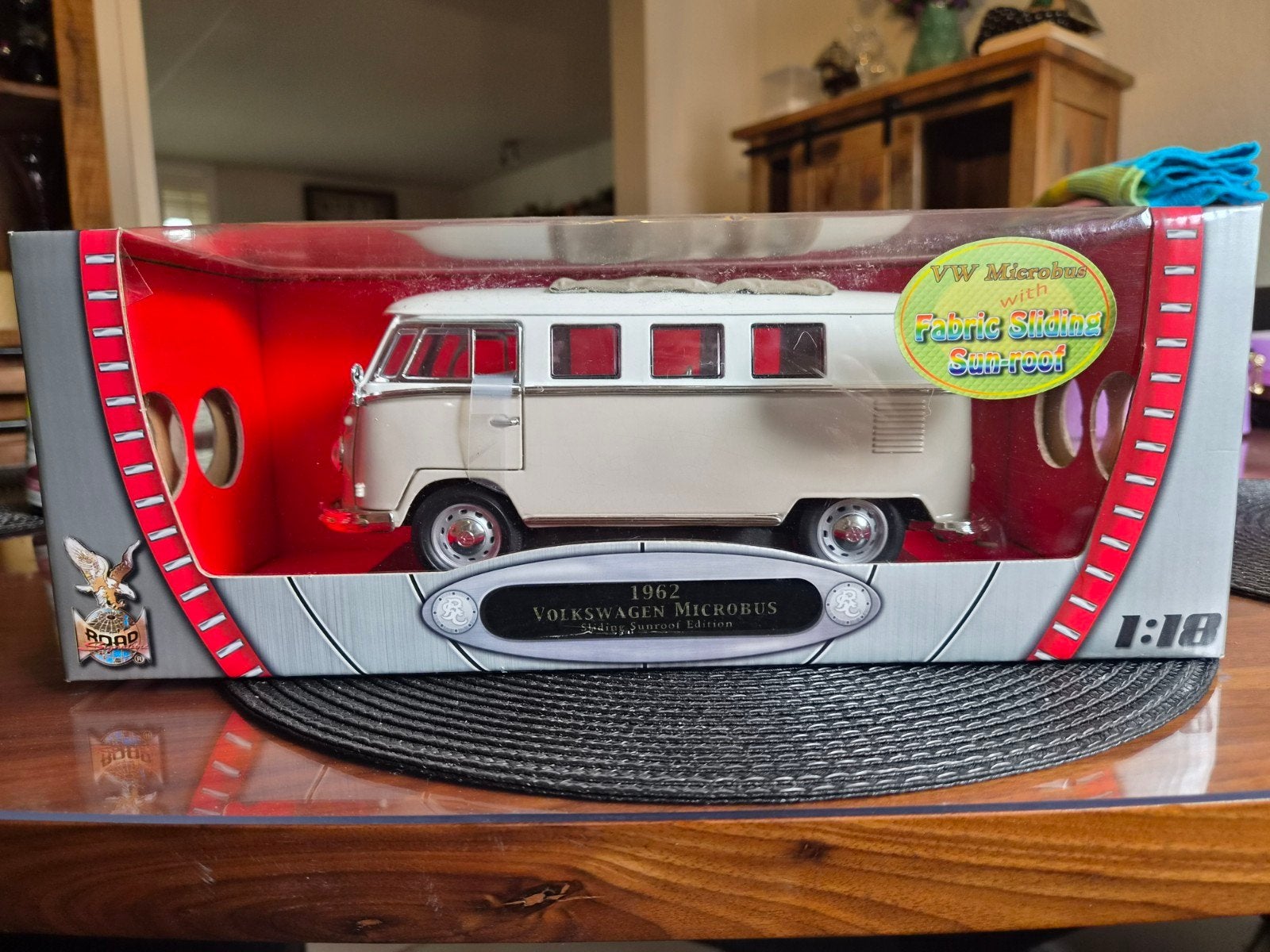 Road Signature 1962 Volkswagen Microbus 1:18, Ophalen of Verzenden, Nieuw, Auto