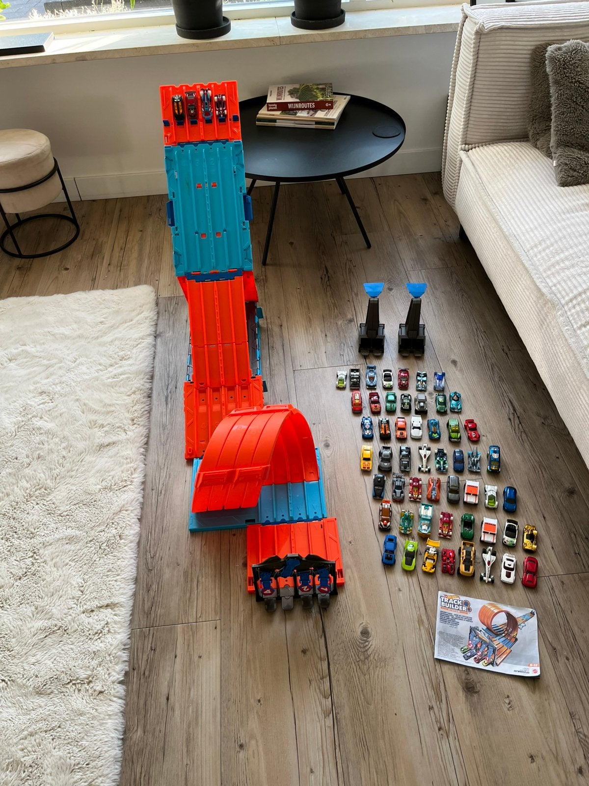 Hot Wheels Track Builder Mega Set + 50 Auto’s, Ophalen, Zo goed als nieuw