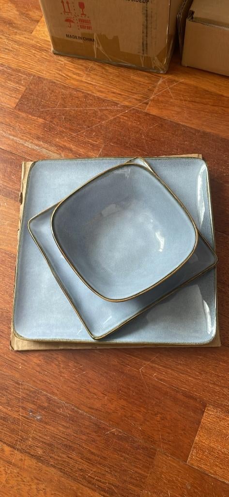 12-Piece Dinnerware Set (Service for 4) – Brand New, Keramiek, Nieuw, Ophalen of Verzenden, Effen