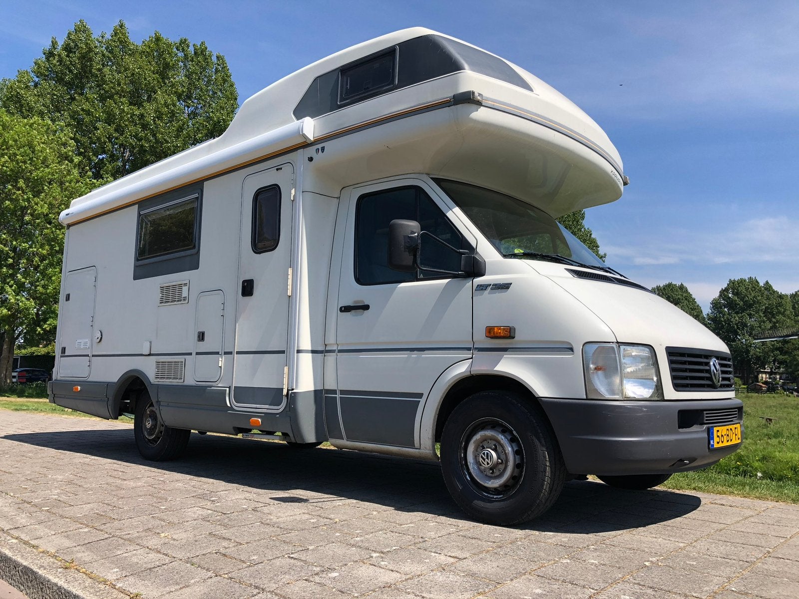Volkswagen LT 35 Karmann camper 6 persoons met stapelbed!, Caravans en Kamperen, Reservewiel, Alkoof, Ringverwarming, Luifel